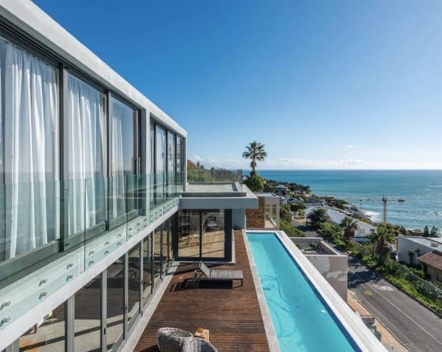 To Let 6 Bedroom Property for Rent in Llandudno Western Cape